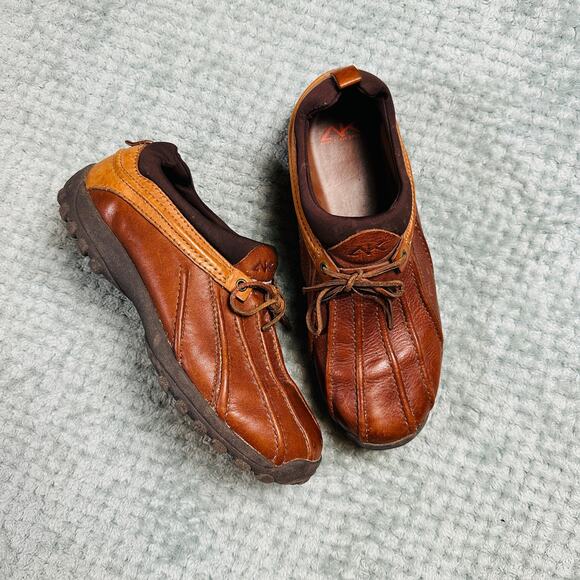 Vintage AK Anne Klein Warm Brown Leather Lined Low Duck Boots Preppy - Picture 1 of 6